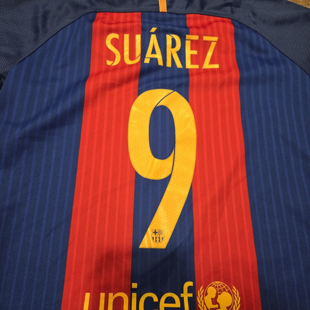 Kids FC Barcelona Soccer Jersey Luis Suarez - Picture 6 of 6